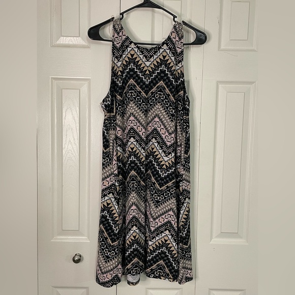 Bobbie Brooks knee length dress. - Picture 2 of 3